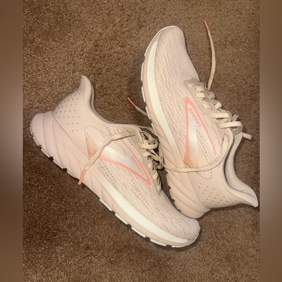 Brooks Women's Anthem 7 Running Shoes - Light Pink Athletic Shoes - Picture 1 of 8